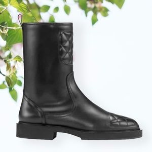 BLACK Mid Calf Zippered Boots